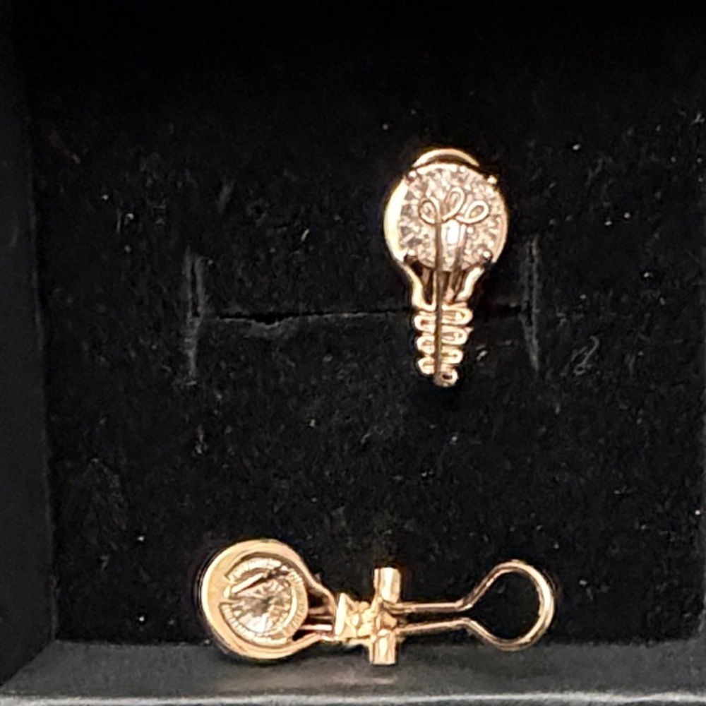18kt Gold Plated 2 Ct Stimulated Diamond Lever-back Earrings - Picture 4 of 6